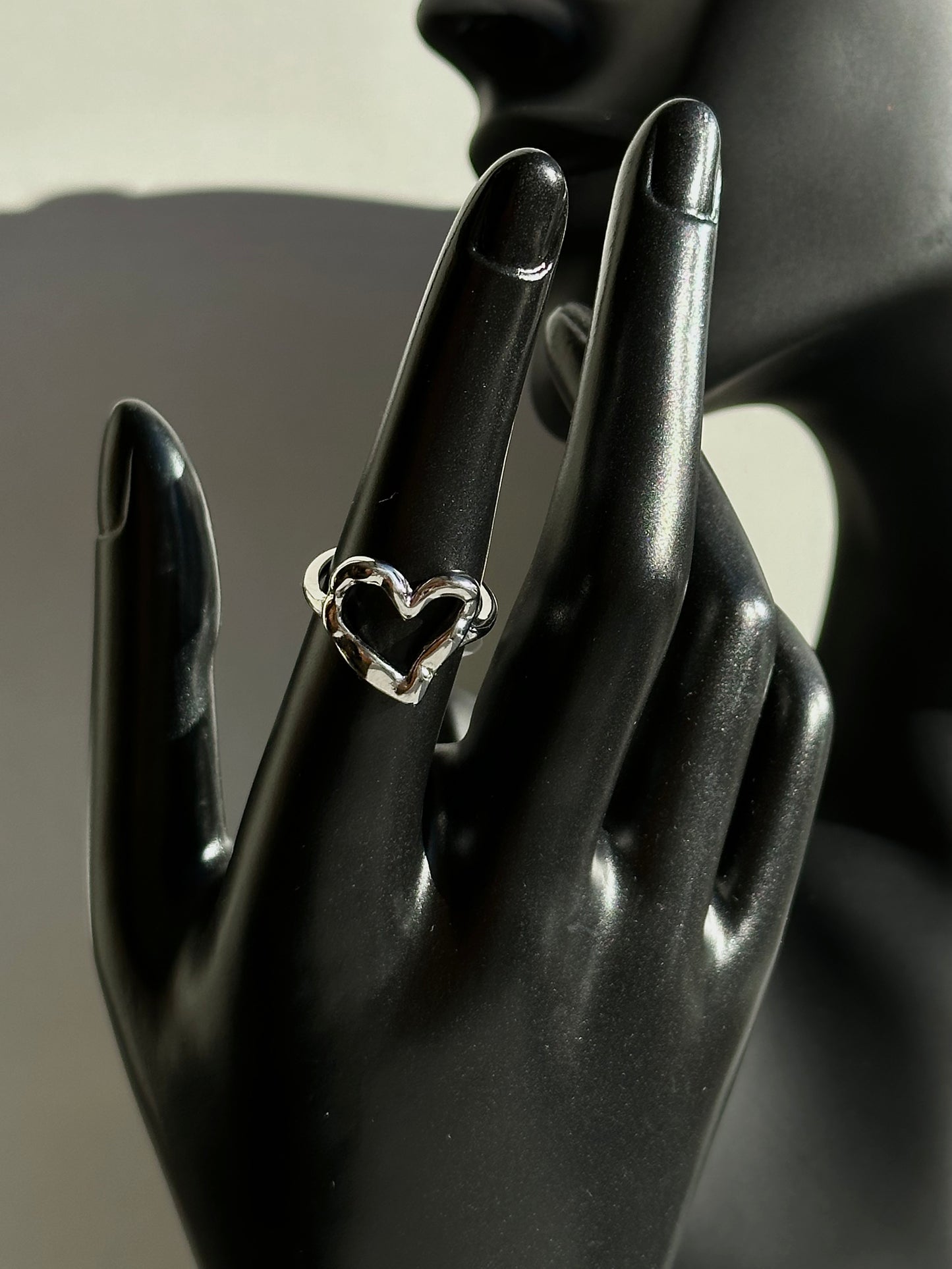 «Heartless» ring