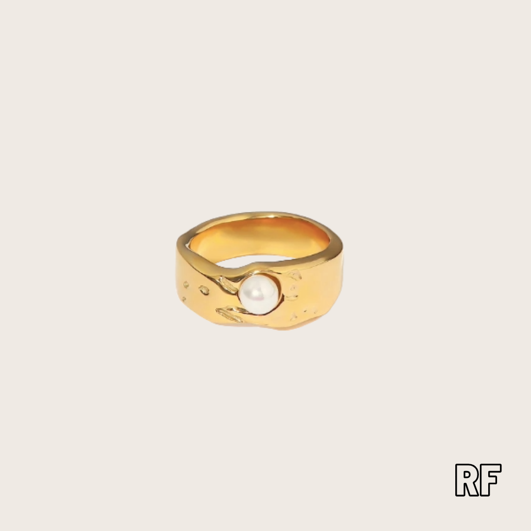 «The girl bestfriend» ring