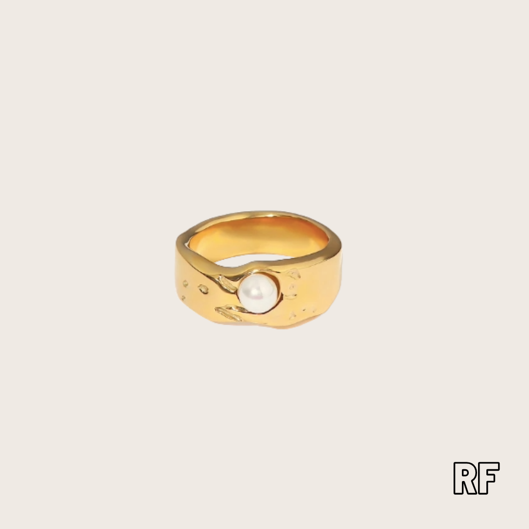 The girl bestfriend ring