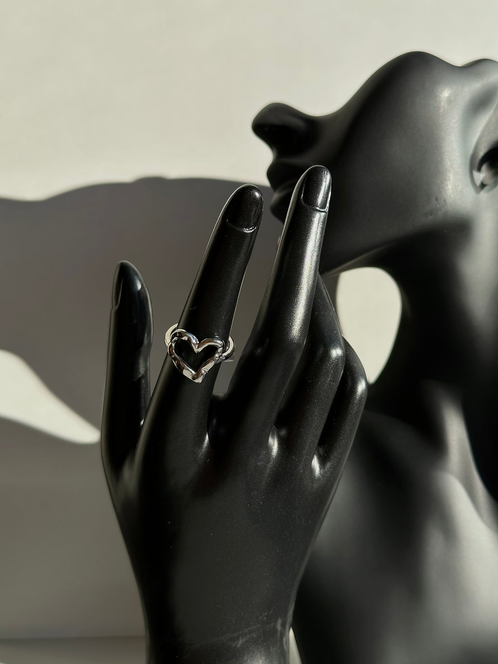 Heartless ring