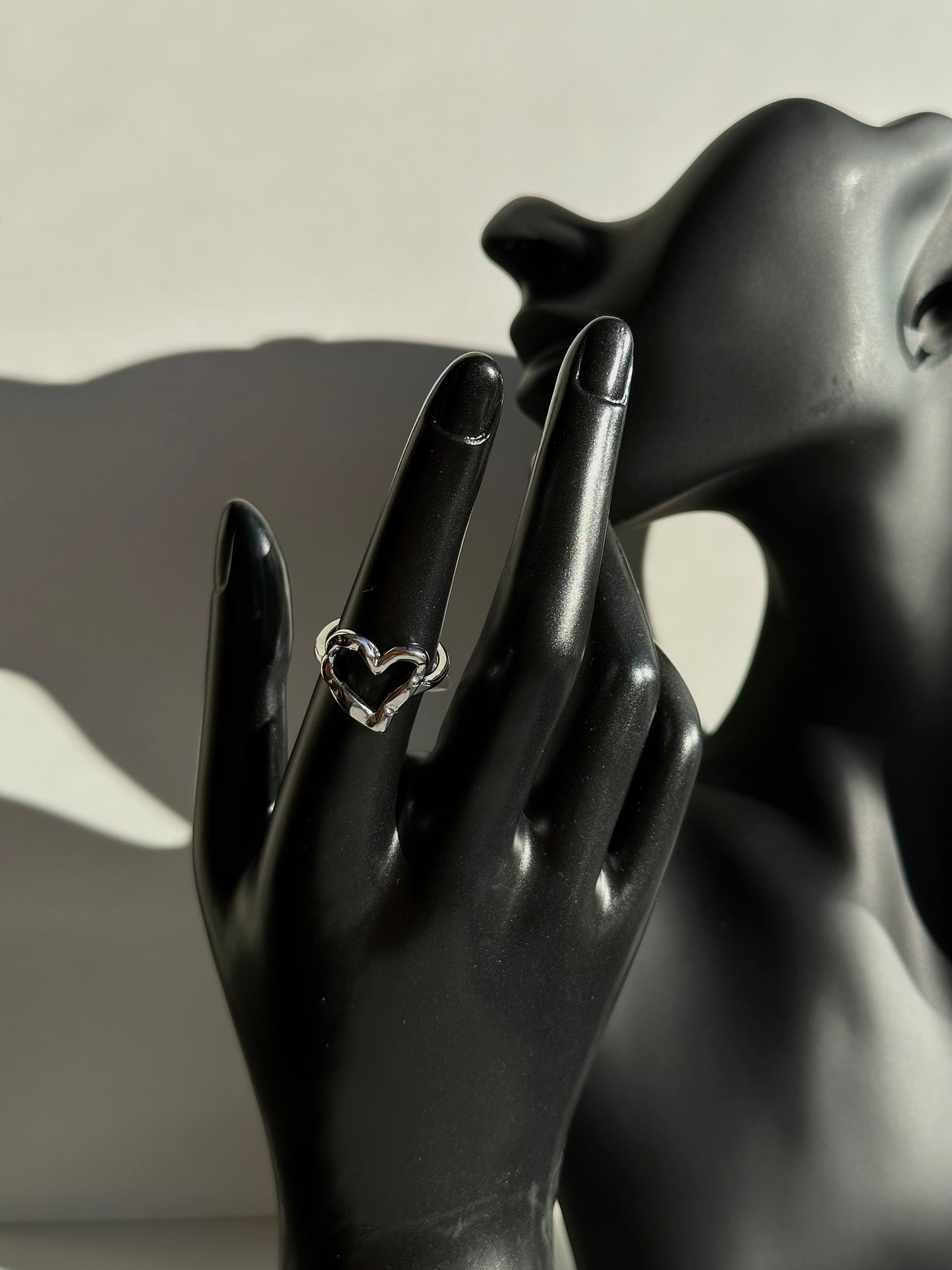 «Heartless» ring