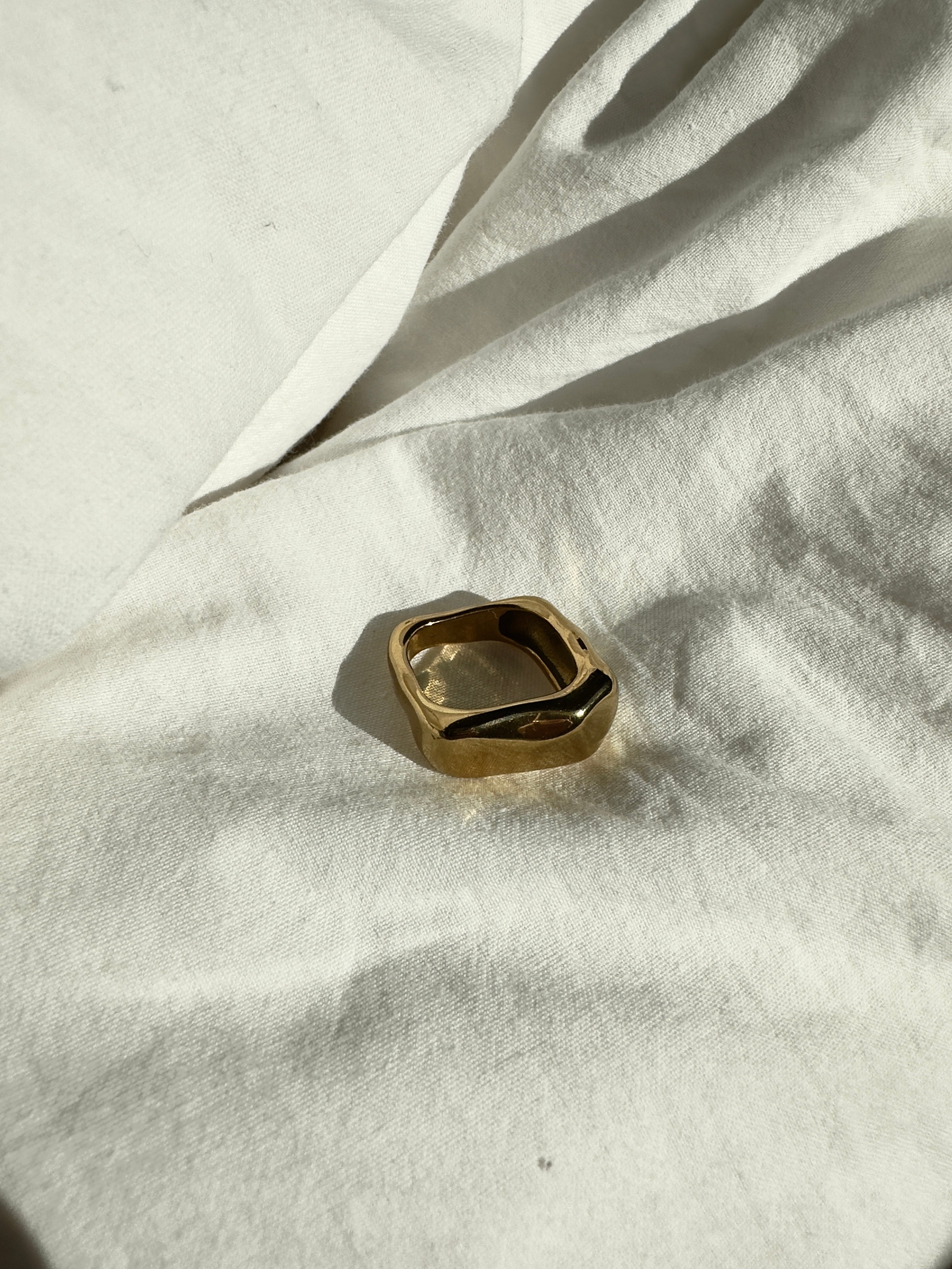 Walking red flag ring