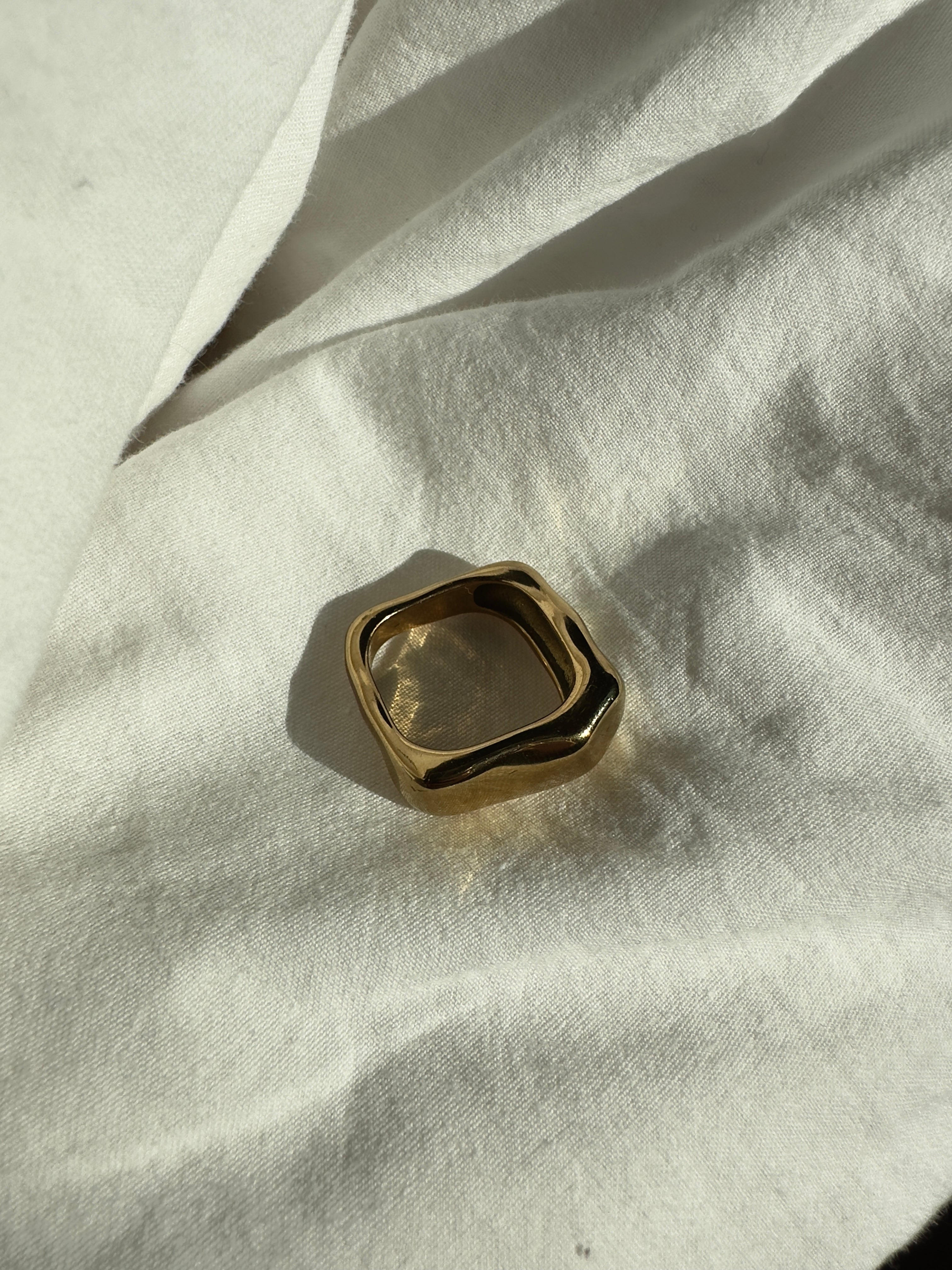 Walking red flag ring