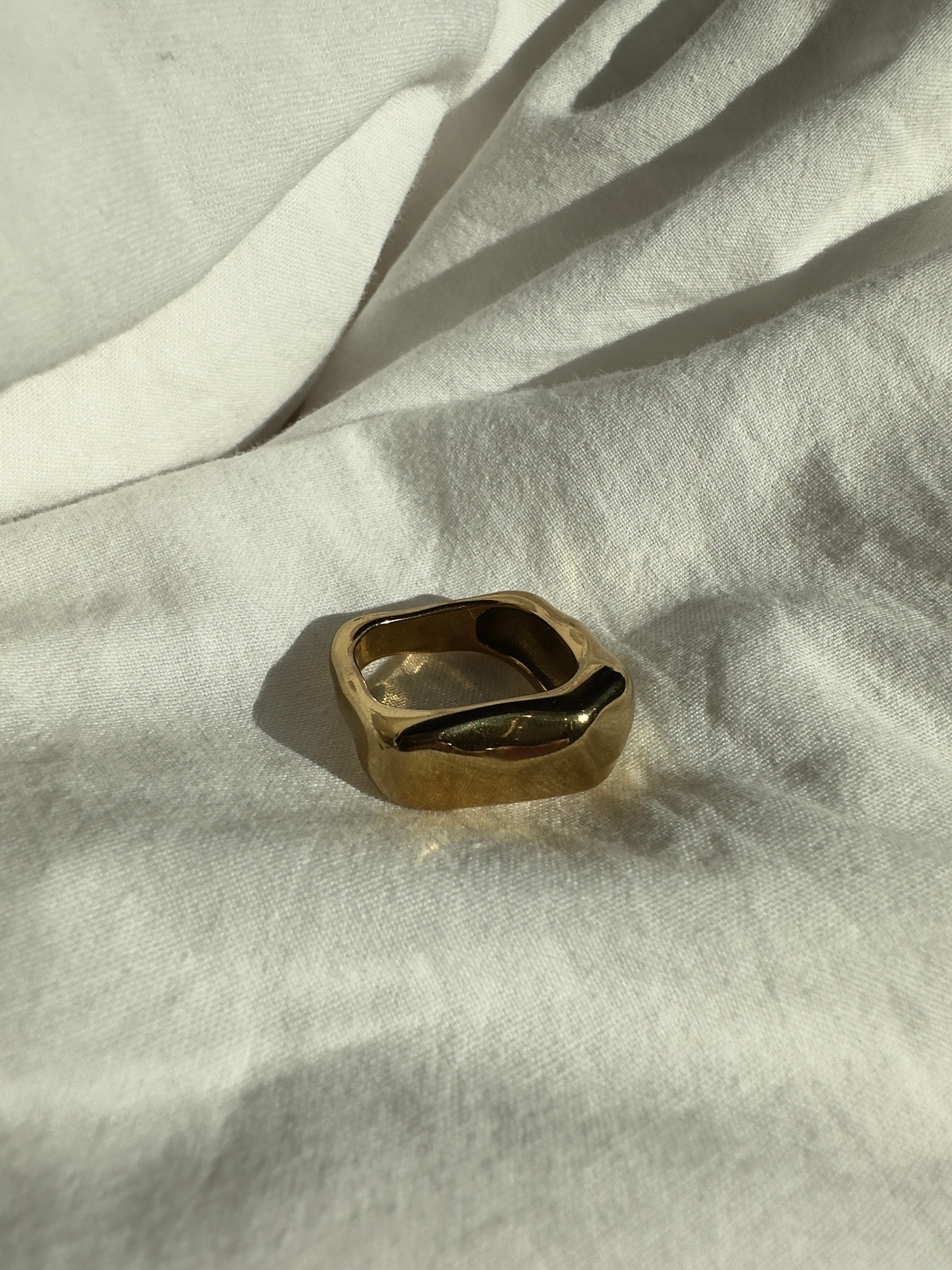 Walking red flag ring