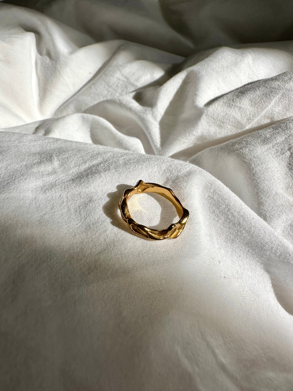 Attention seeker ring